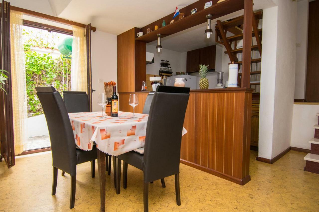 Vacation Home Mirjana Seget Vranjica Εξωτερικό φωτογραφία